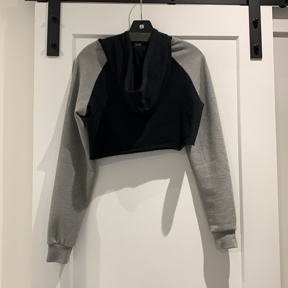 Fila Cropped Sweatshirt with Hood - Picture 2 of 6